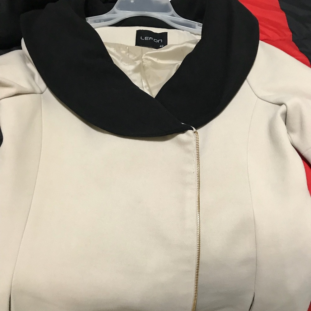 coat - Picture 2 of 5